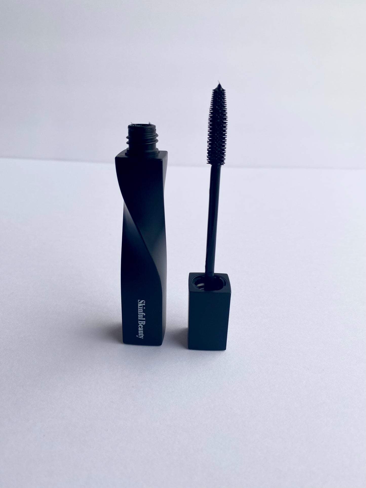 Twist & Twirl Voluminous Mascara