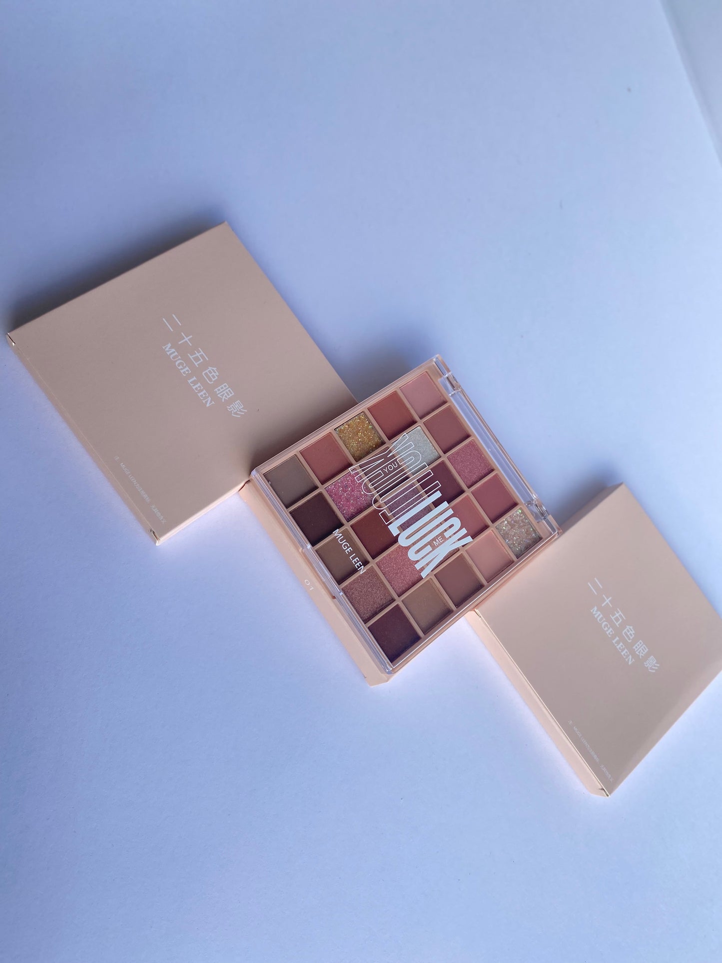Medium Lock Eyeshadow Palette