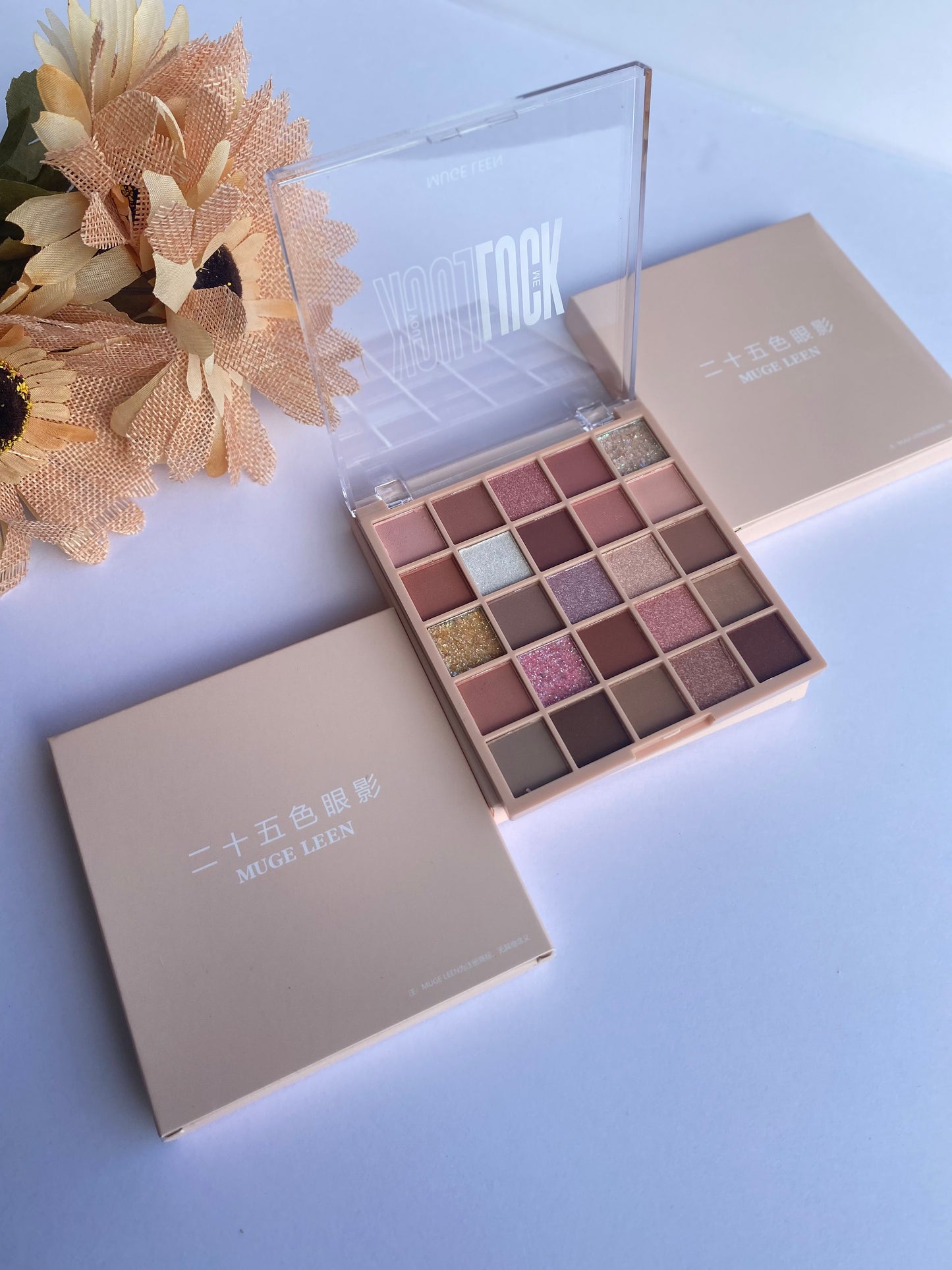 Medium Lock Eyeshadow Palette